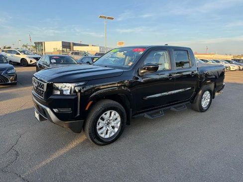 Certified 2023 Nissan Frontier SV w/ Graphics Package image 3