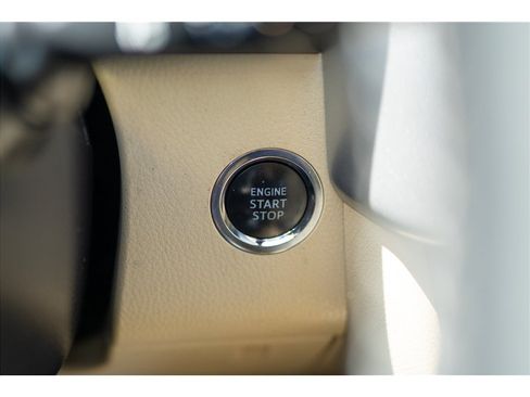 Used 2017 Toyota Highlander XLE FWD image 27