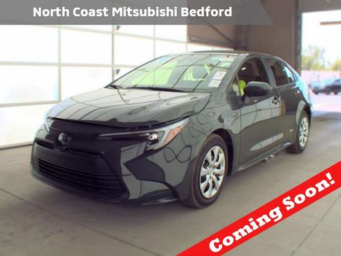 Used 2024 Toyota Corolla LE FWD image 1