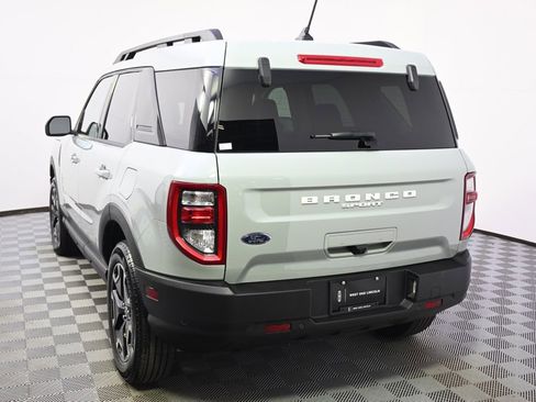 Used 2023 Ford Bronco Sport Outer Banks w/ Tech Package AWD/4WD image 4