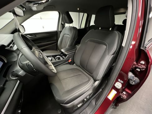 Used 2023 Jeep Grand Cherokee Laredo image 87