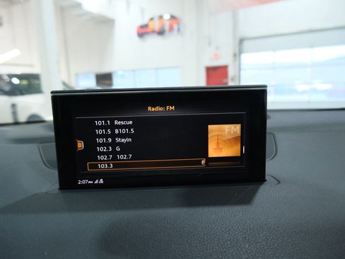 Used 2017 Audi Q7 3.0T Premium Plus image 29