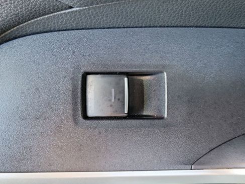 Used 2023 Toyota RAV4 XLE Premium image 17