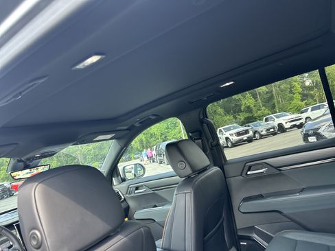 New 2026 GMC Acadia AT4 w/ Luxury Package AWD/4WD image 35