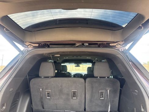 Used 2023 Chevrolet Traverse LT FWD image 33