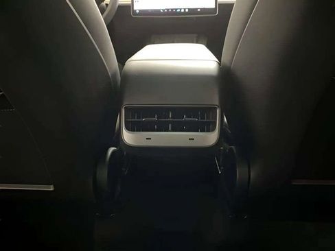 Used 2023 Tesla Model Y Performance image 64