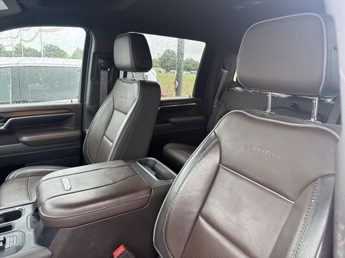 Used 2025 GMC Sierra 2500 Denali AWD/4WD image 9