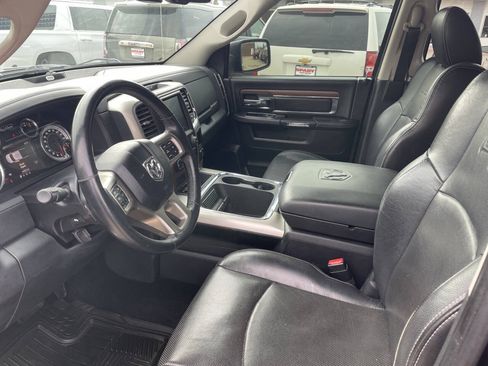 Used 2016 RAM 1500 Laramie w/ Convenience Group AWD/4WD image 11