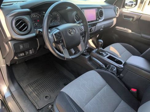 Used 2022 Toyota Tacoma TRD Sport AWD/4WD image 10