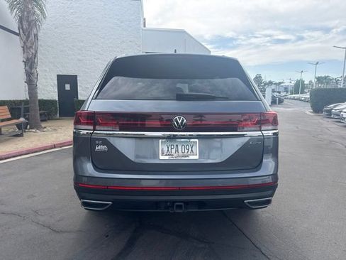 Used 2024 Volkswagen Atlas SE AWD/4WD image 4