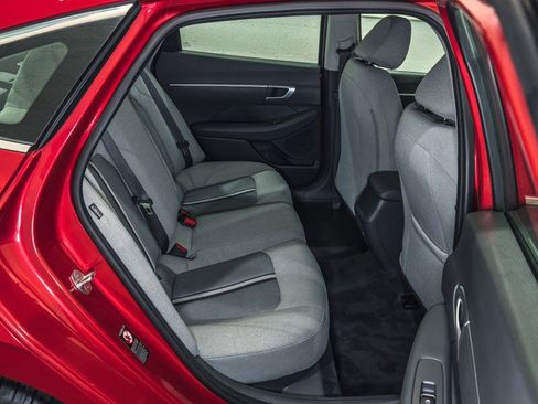 Used 2022 Hyundai Sonata SE image 16