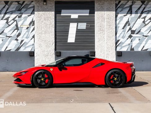 Used 2023 Ferrari SF90 Stradale image 7