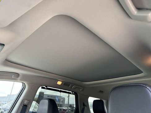 Used 2025 Nissan Pathfinder SL w/ SL Premium Package image 22