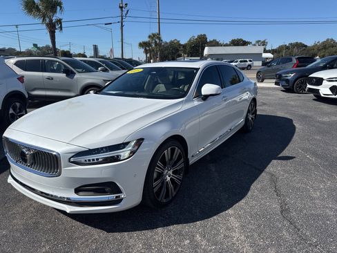 Used 2025 Volvo S90 B6 Ultra w/ Lounge Package image 32