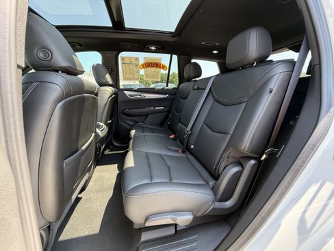 Used 2024 Cadillac XT6 Luxury FWD image 21