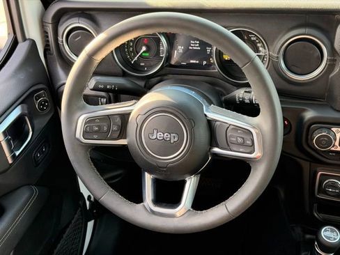 Used 2023 Jeep Wrangler Unlimited Sahara w/ Cold Weather Group AWD/4WD image 17
