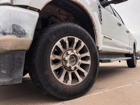 Used 2021 Ford F250 Lariat w/ Lariat Value Package image 10