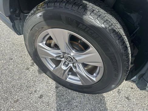 Used 2022 Toyota RAV4 XLE image 13