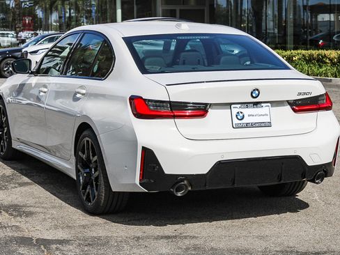 New 2026 BMW 330i Sedan w/ M Sport Package RWD image 4