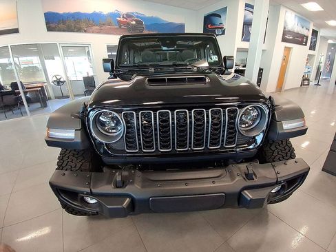 Used 2026 Jeep Wrangler Unlimited Rubicon 392 w/ Quick Order Package 27X Moab AWD/4WD image 3