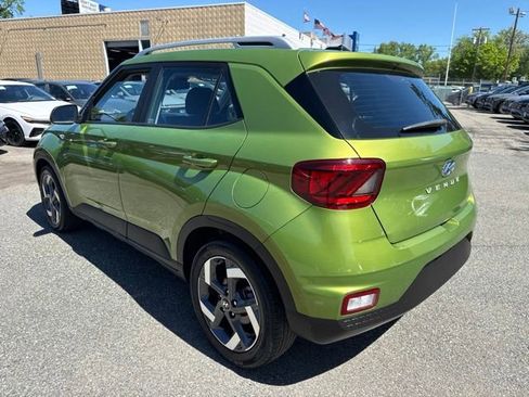 Used 2023 Hyundai Venue SEL FWD image 18