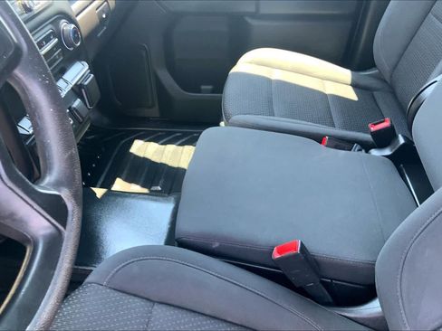 Used 2023 Chevrolet Silverado 1500 W/T w/ WT Value Package AWD/4WD image 17