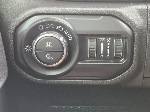 Used 2020 Jeep Gladiator Overland AWD/4WD image 17