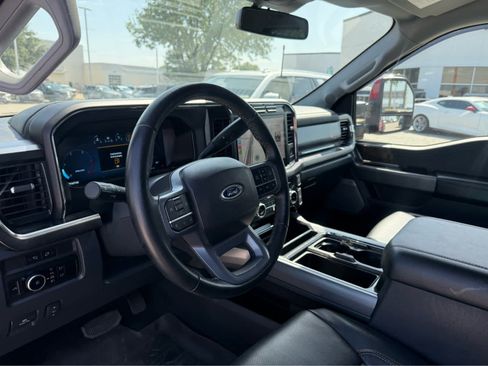 Used 2023 Ford F550 4x4 Crew Cab Super Duty image 6