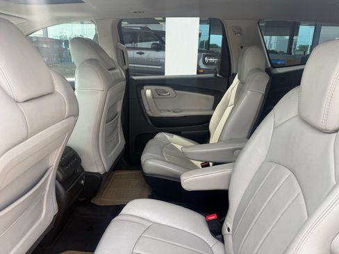 Used 2009 Chevrolet Traverse LTZ AWD/4WD image 12