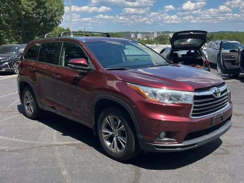 Used 2015 Toyota Highlander XLE AWD/4WD image 7