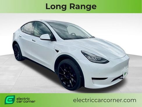 Used 2022 Tesla Model Y Long Range AWD/4WD image 1