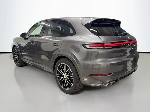 Certified 2024 Porsche Cayenne S AWD/4WD image 3