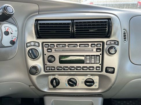Used 2003 Ford Explorer Sport Trac XLS image 27