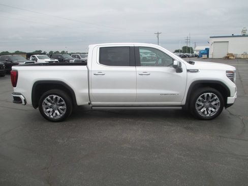 Certified 2023 GMC Sierra 1500 Denali w/ Denali Reserve Package AWD/4WD image 5