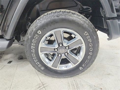 Used 2018 Jeep Wrangler Unlimited Sahara image 49