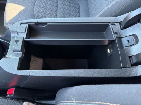 Used 2023 Chevrolet Equinox LT image 19