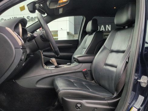 Used 2017 Jeep Grand Cherokee Limited AWD/4WD image 12