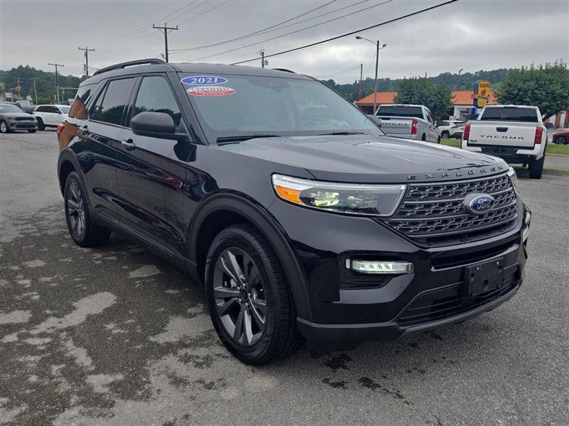 Used 2021 Ford Explorer XLT w/ Equipment Group 202A AWD/4WD image 8