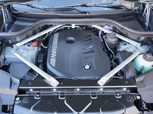 New 2026 BMW X5 xDrive40i w/ M Sport Package image 22