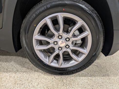 Used 2022 GMC Terrain SLT w/ Tech Package image 12