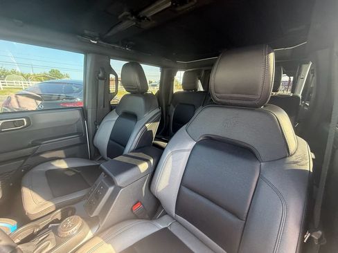 Used 2024 Ford Bronco Black Diamond AWD/4WD image 13