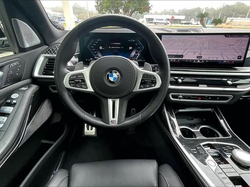 Used 2025 BMW X7 M60i image 6