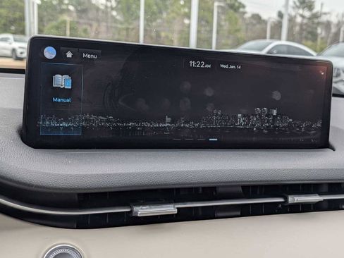 Used 2022 Genesis GV70 2.5T w/ Advanced Package image 18