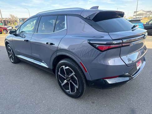 Used 2025 Chevrolet Equinox EV LT w/ Convenience Package image 3