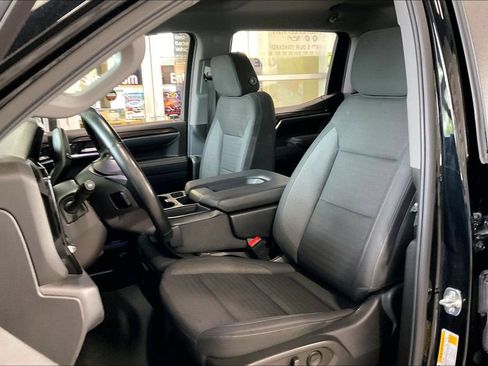 Used 2025 Chevrolet Silverado 1500 LT RWD image 3