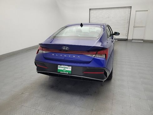 Used 2025 Hyundai Elantra SEL image 7