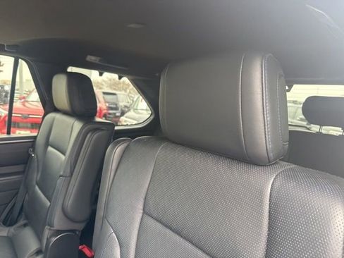 Used 2024 Toyota Sequoia Platinum image 7