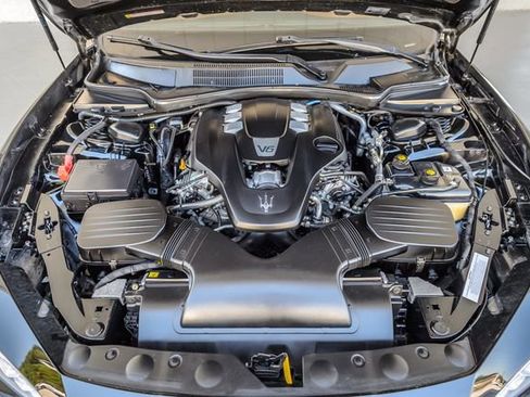 Used 2018 Maserati Ghibli RWD image 16