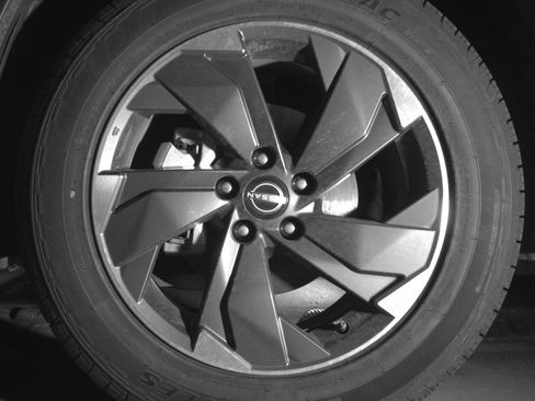 Used 2025 Nissan Rogue SV FWD image 12