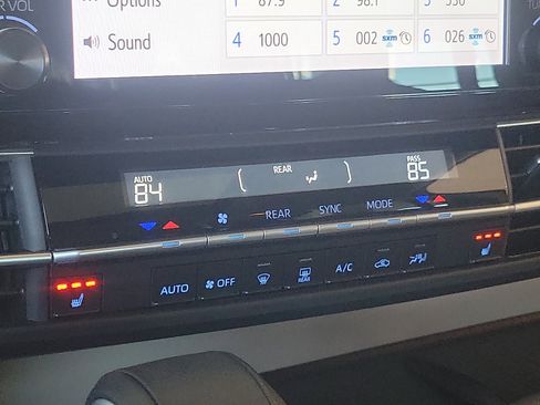 Certified 2023 Toyota Sienna XLE image 16